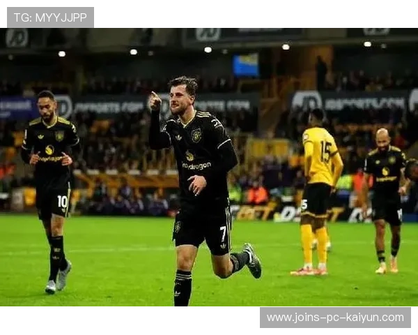 曼联4-1战胜狼队，红魔强势崛起，争冠形势一片光明