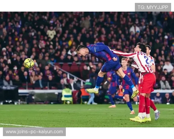 巴萨定位球战术成功制造头球破网场面震撼 巴萨定位球战术成功制造头球破网场面震撼